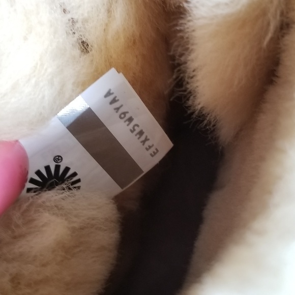 UGG Selene Suede Boot. - Picture 5 of 13